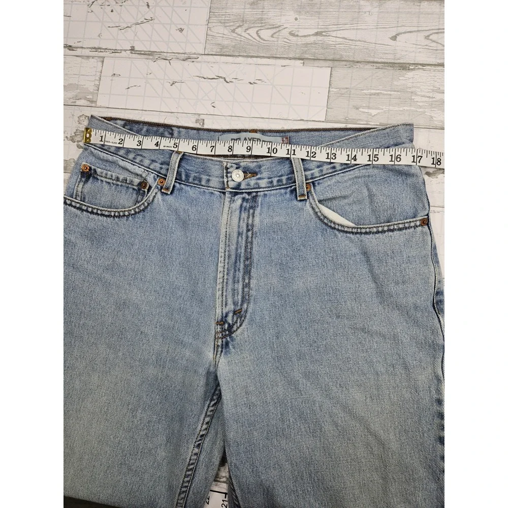 Levis excellent label
